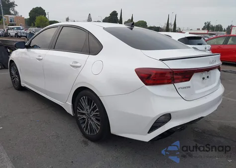 2022 Kia Forte Gt-Line z USA, uszkodzony, nr VIN 3KPF54AD3NE487214